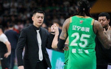 开云体育入口-2点原因！杨鸣坚决辞职，签不来胡金秋前队友，赵继伟无心恋战